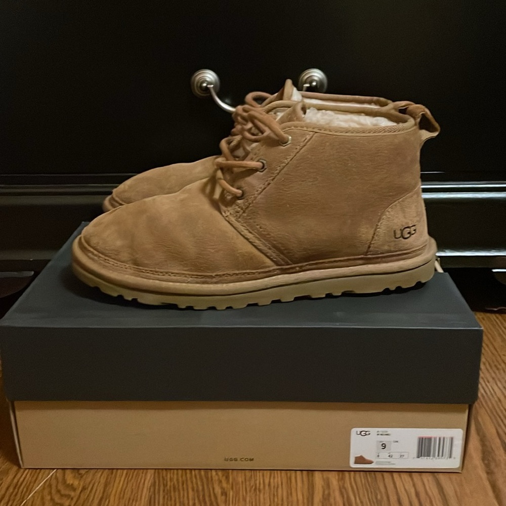 Men’s size 9 Ugg neumel boot: brown chestnut